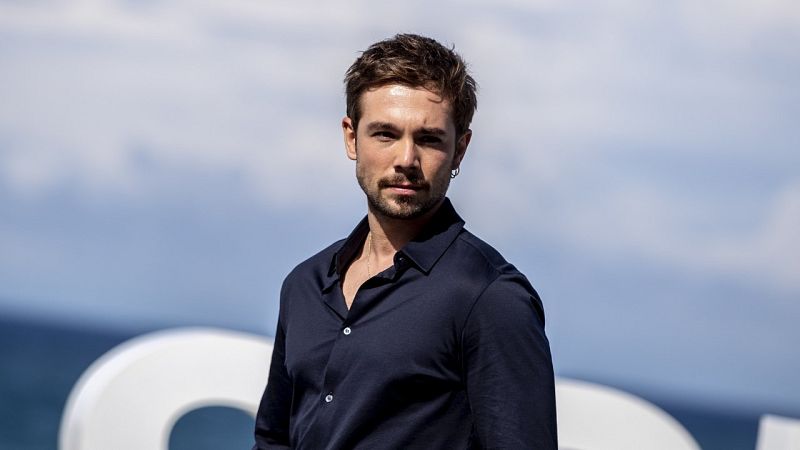 Tarde lo que tarde - Carlos Cuevas, el sucesor de Merlí - 01/04/21 - escuchar ahora