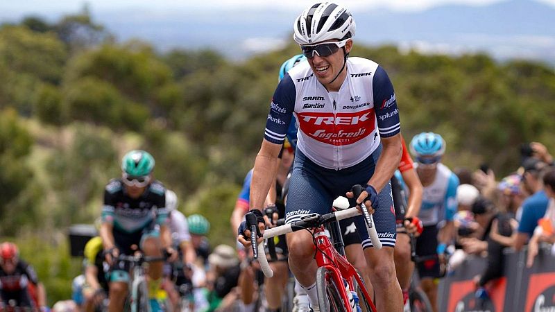 El Vestuario en Radio 5 - Edición tarde - Juanpe López: "Los ciclistas españoles progresamos más poco a poco"