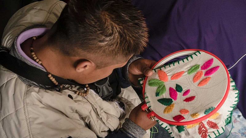 Reportajes 5 continentes - Alta costura para los barrios populares de Bogotá - Escuchar ahora