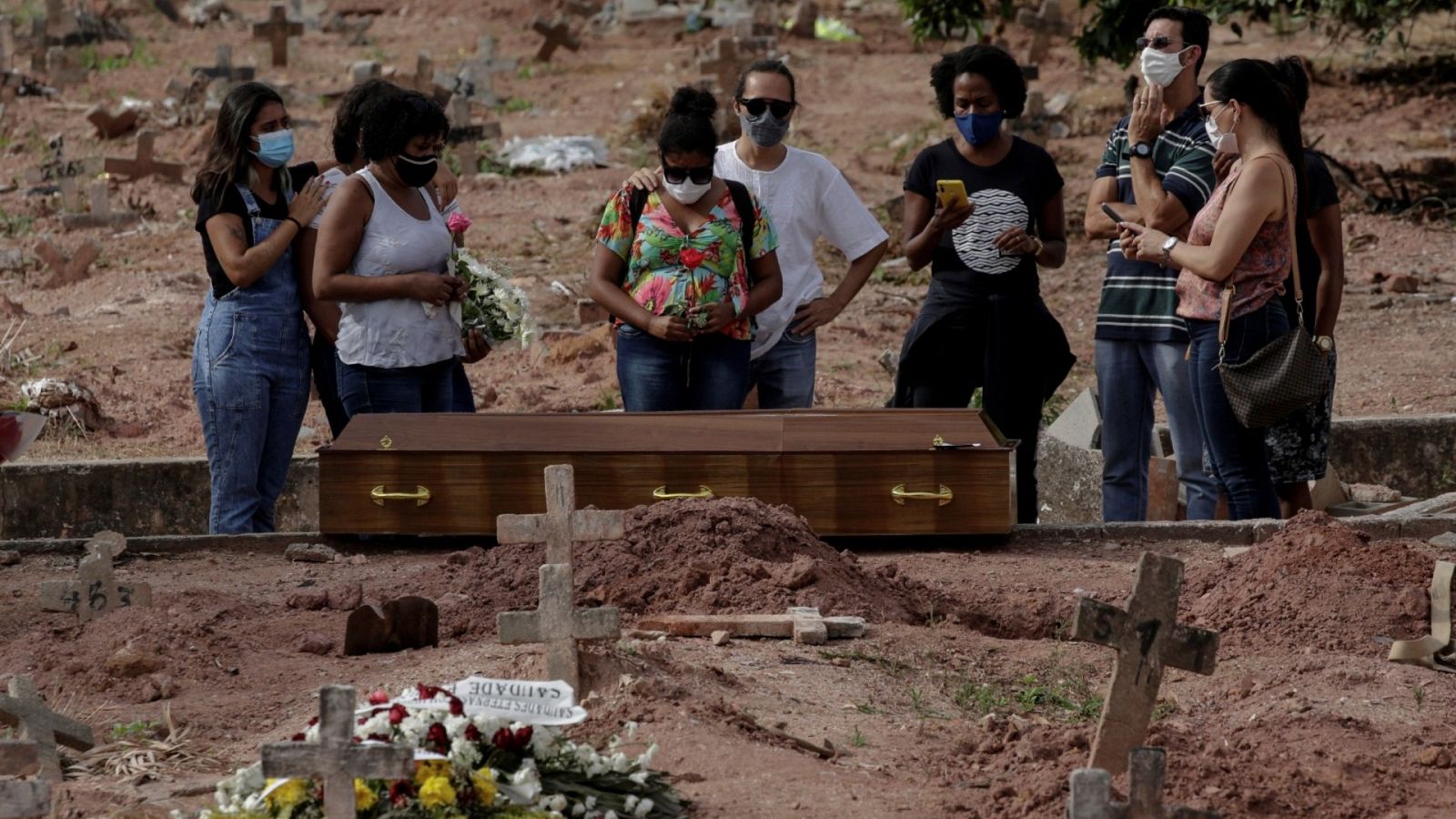 14 horas - Esther Solano, Universidad de Sao Paulo: "Los militares siguen a una con Bolsonaro" - escuchar ahora