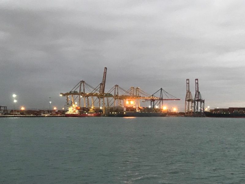 Llegan al Puerto de Valencia barcos Suez - 07/04/21 - Escuchar ahora