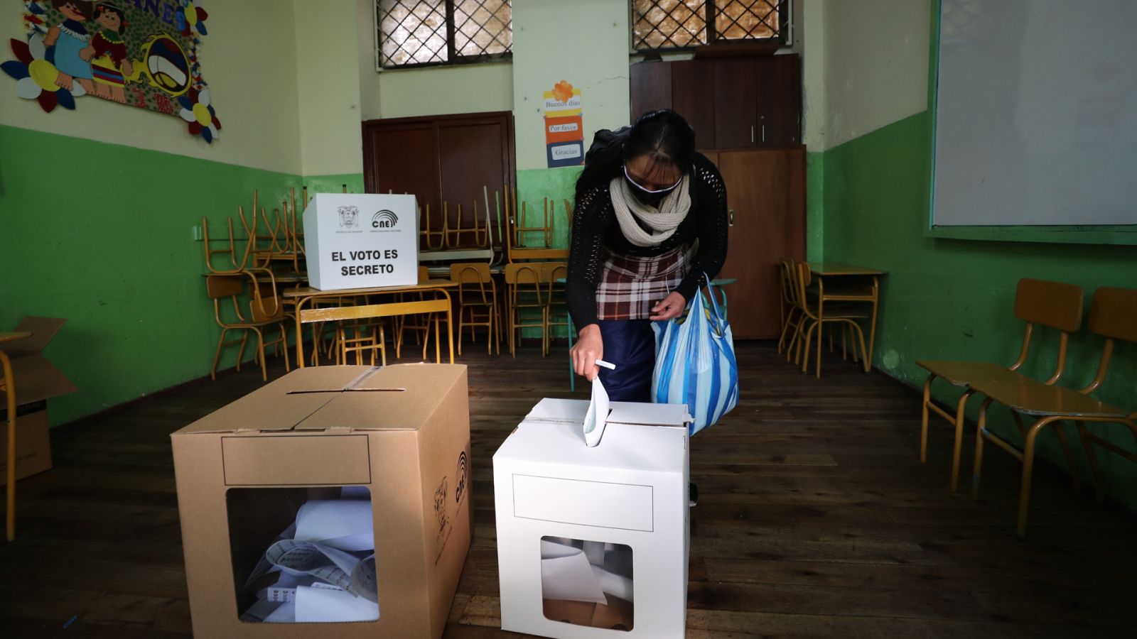 24 horas - Politólogo: "En Ecuador se decide la geopolítica regional" - Escuchar ahora