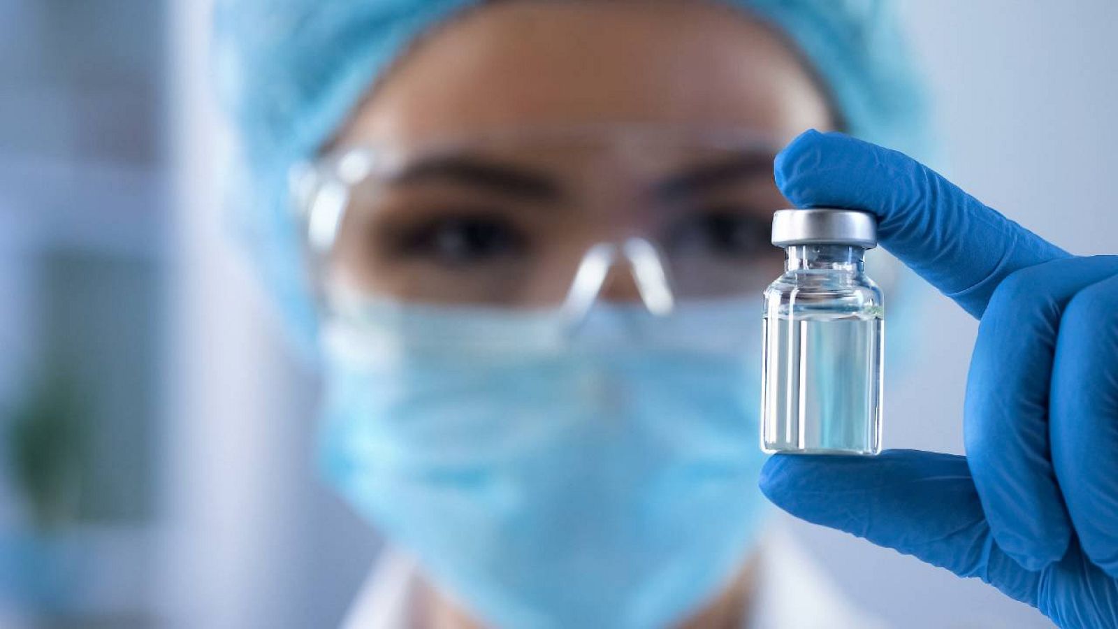 Vergés demana espaiar el temps de segona dosi de Pfizer