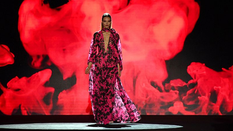 Tarde lo que tarde - Madrid se viste con la Mercedes-Benz Fashion Week - 14/04/21