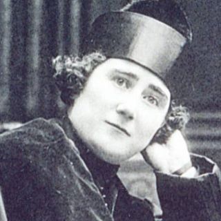 Nos acercamos a Clara Campoamor y el voto femenino