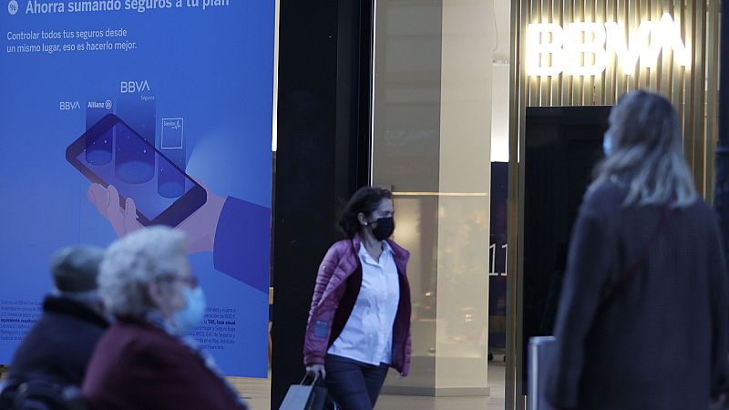 Las Mañanas de RNE con Íñigo Alfonso - ERE en BBVA: "Esto no quita que haya una posible fusión más adelante"