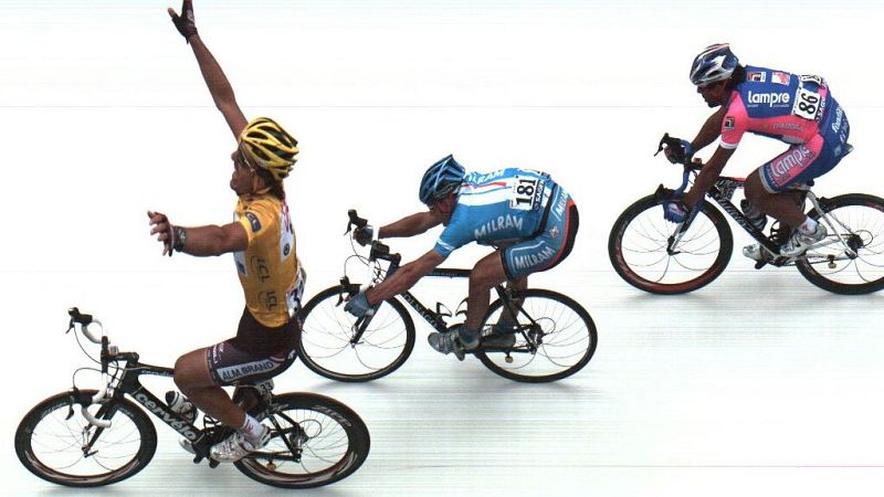 Tablero deportivo - ¿Cómo funciona la Foto Finish en ciclismo? - Escuchar ahora