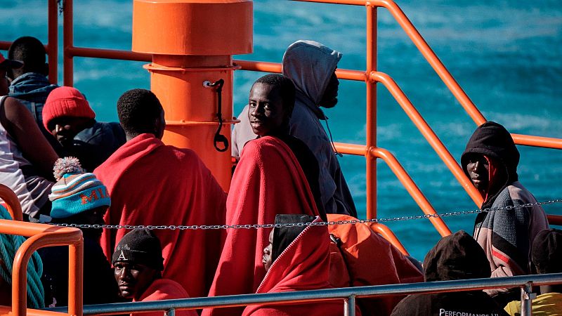 Más cerca - 160 organizaciones reclaman cambios en la política migratoria - Escuchar ahora