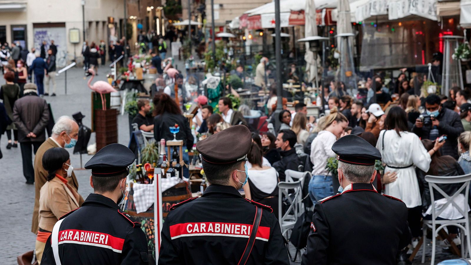 14 horas - El mapa de la desescalada en Europa: así están levantando restricciones nuestros vecinos - Escuchar ahora