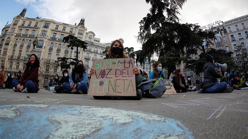 Parlamento - Radio 5 - Así legislan otros países contra el cambio climático: "La ley española se ha quedado muy por detrás"