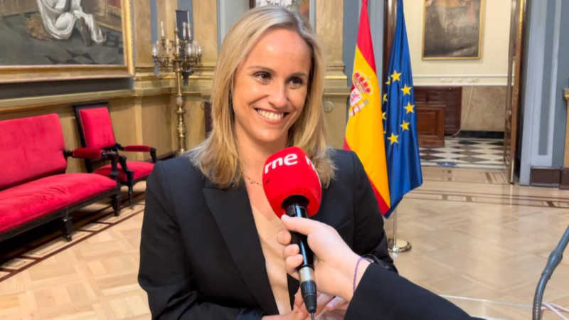 Parlamento - Radio 5 - El Rincón: Ana Camins - Escuchar ahora