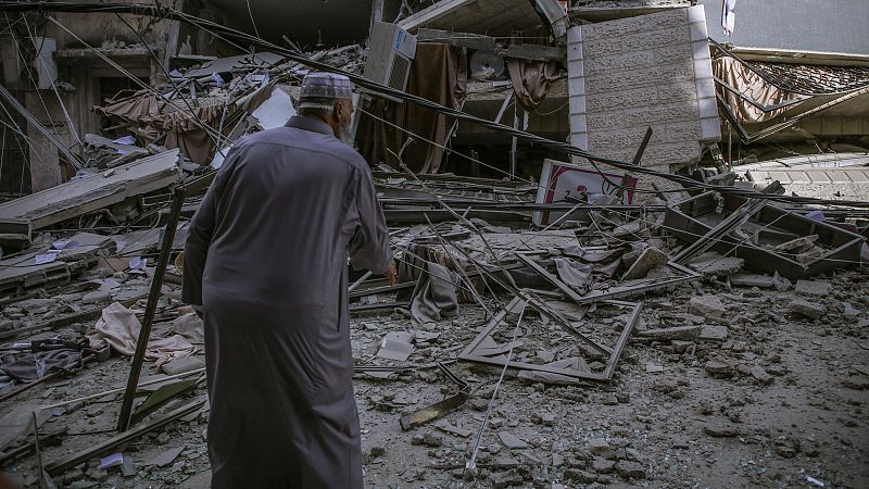 14 horas - Un centenar de españoles con doble nacionalidad podrían ser evacuados de Gaza: "Es la ofensiva más brutal de Israel"