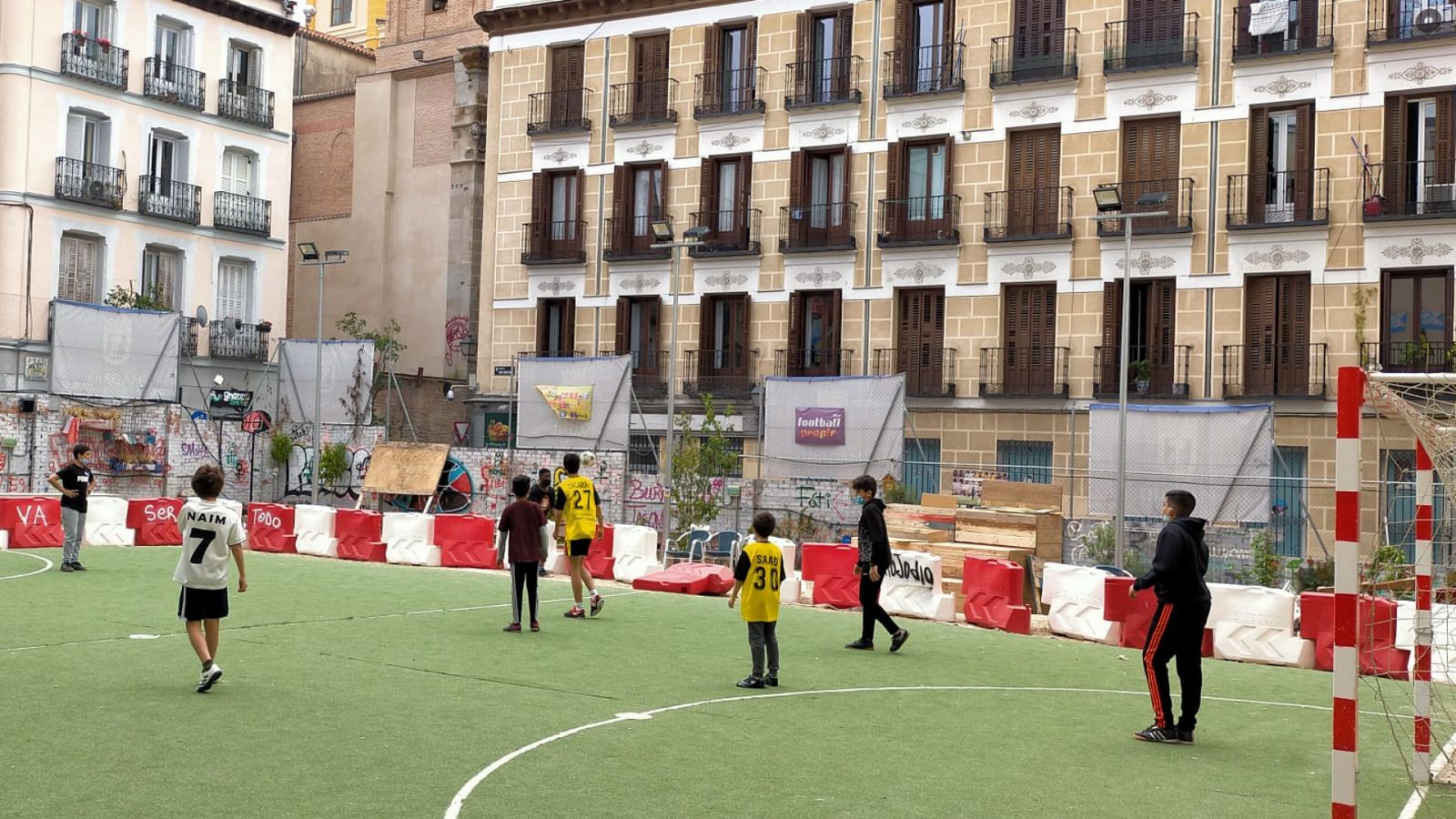 El gallo que no cesa - Los Dragones de Lavapiés, más que un equipo de fútbol - Escuchar ahora