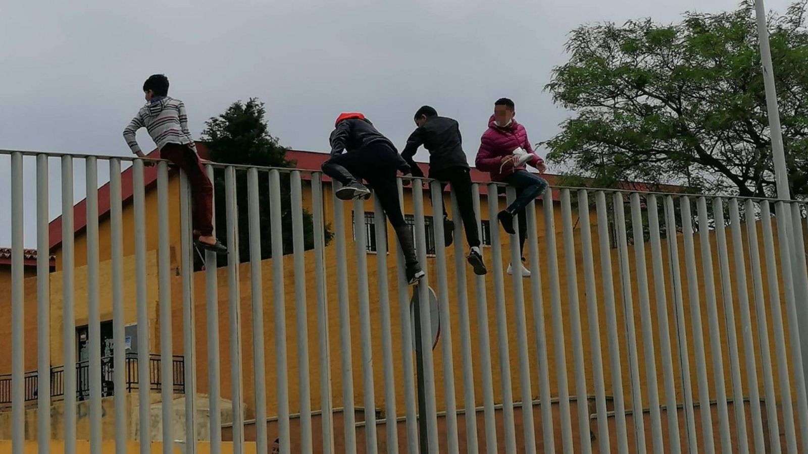 14 horas - Ceuta intenta atender a los menores víctimas de la crisis con Marruecos - Escuchar ahora