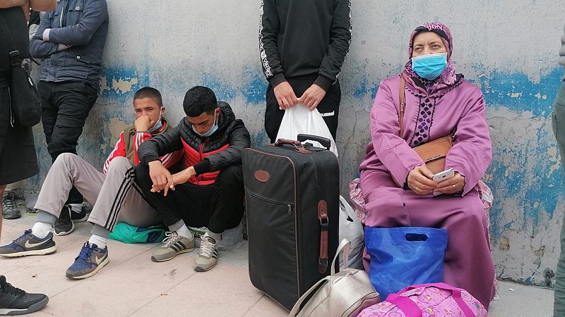 14 horas - Ceuta empieza a dejar atrás la tensión mientras más de medio millar de menores continúan en las naves de El Tarajal