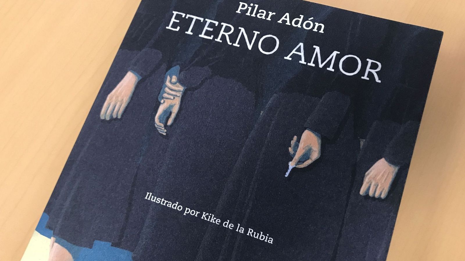 Efecto Doppler - El 'Eterno amor' de Pilar Adón - 26/05/21 - escuchar ahora