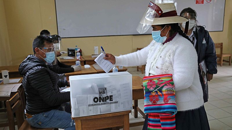 España a las 8 Fin de Semana - Perú afronta con incertidumbre la segunda vuelta de las presidenciales entre Castillo y Fujimori