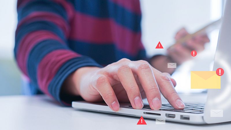 España a las 8 Fin de Semana - Los ciberataques se triplican: datos bancarios o expedientes médicos, rehenes de la 'ciberguerra'