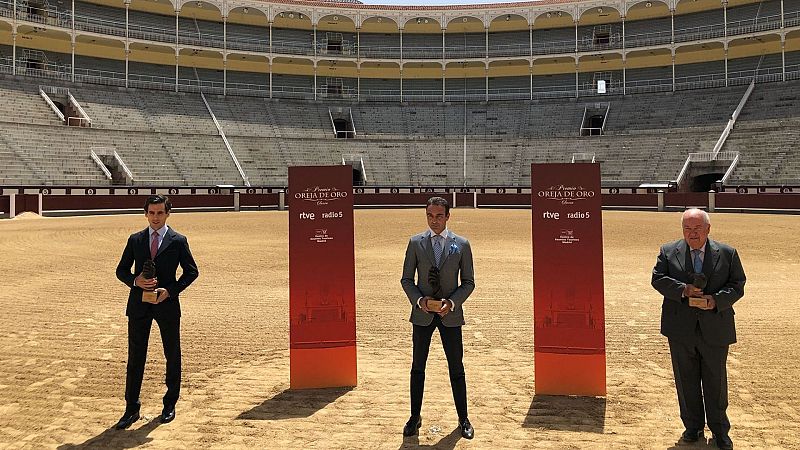 Más cerca - Victoriano del Río, Enrique Ponce y Juan Ortega recogen los premios 'Clarín' - Escuchar ahora