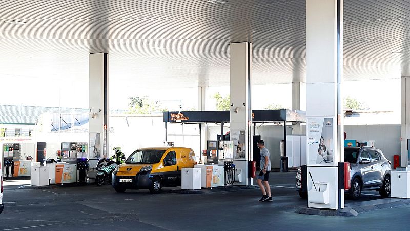 14 horas - La gasolina alcanza el precio más alto en siete años