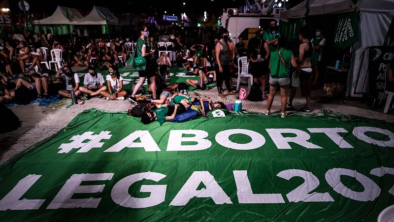 14 horas - El aborto es ilegal en muchas partes del mundo y está castigado con penas de prisión