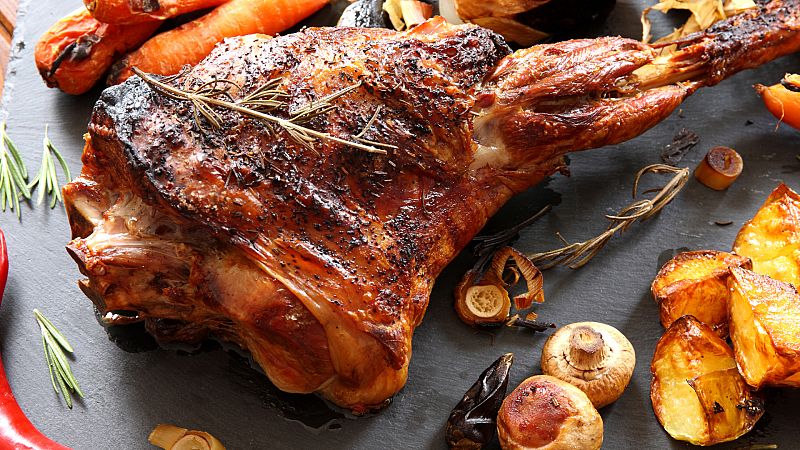 Gran menú de sábado: ternasco de Fraginal, queso de La Solana y rosado de León - Degustar España | Escuchar