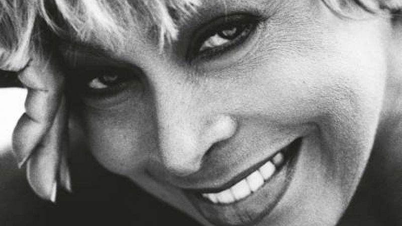 El gallo que no cesa - Versión y original: 'The best', una canción de Bonnie Tyler