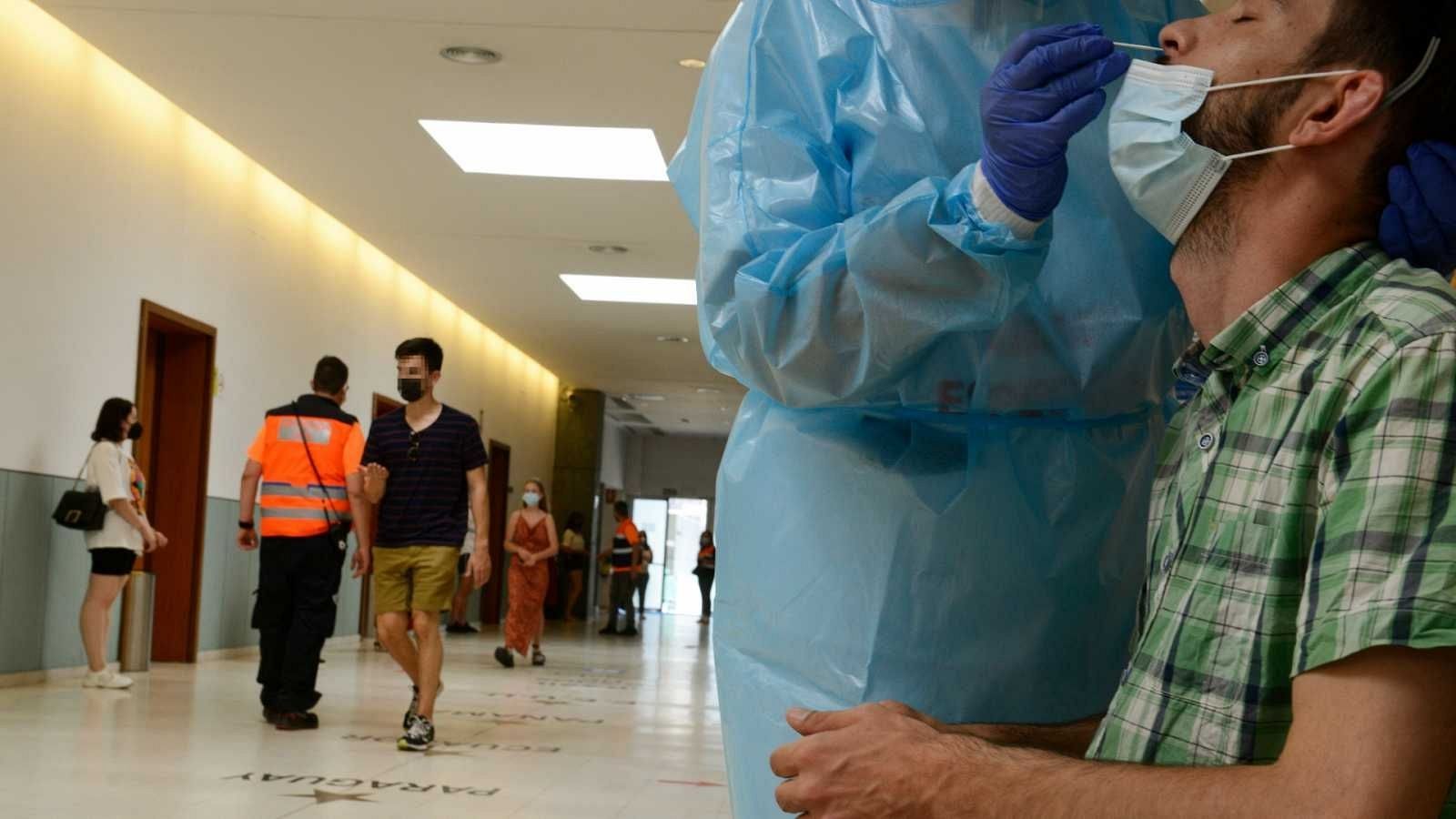 Las mañanas de RNE con Íñigo Alfonso - UCI del Hospital del Mar: "Nos preparamos para un escenario aún peor" - Escuchar ahora