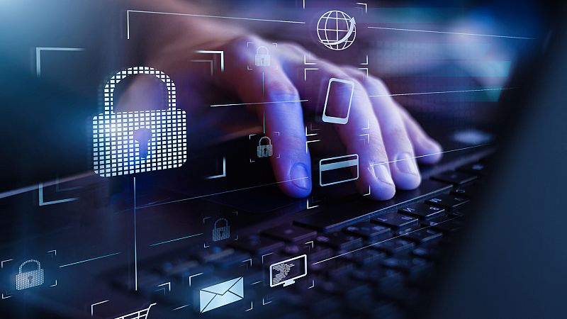 24 horas - Macron, en el ojo de Pegasus