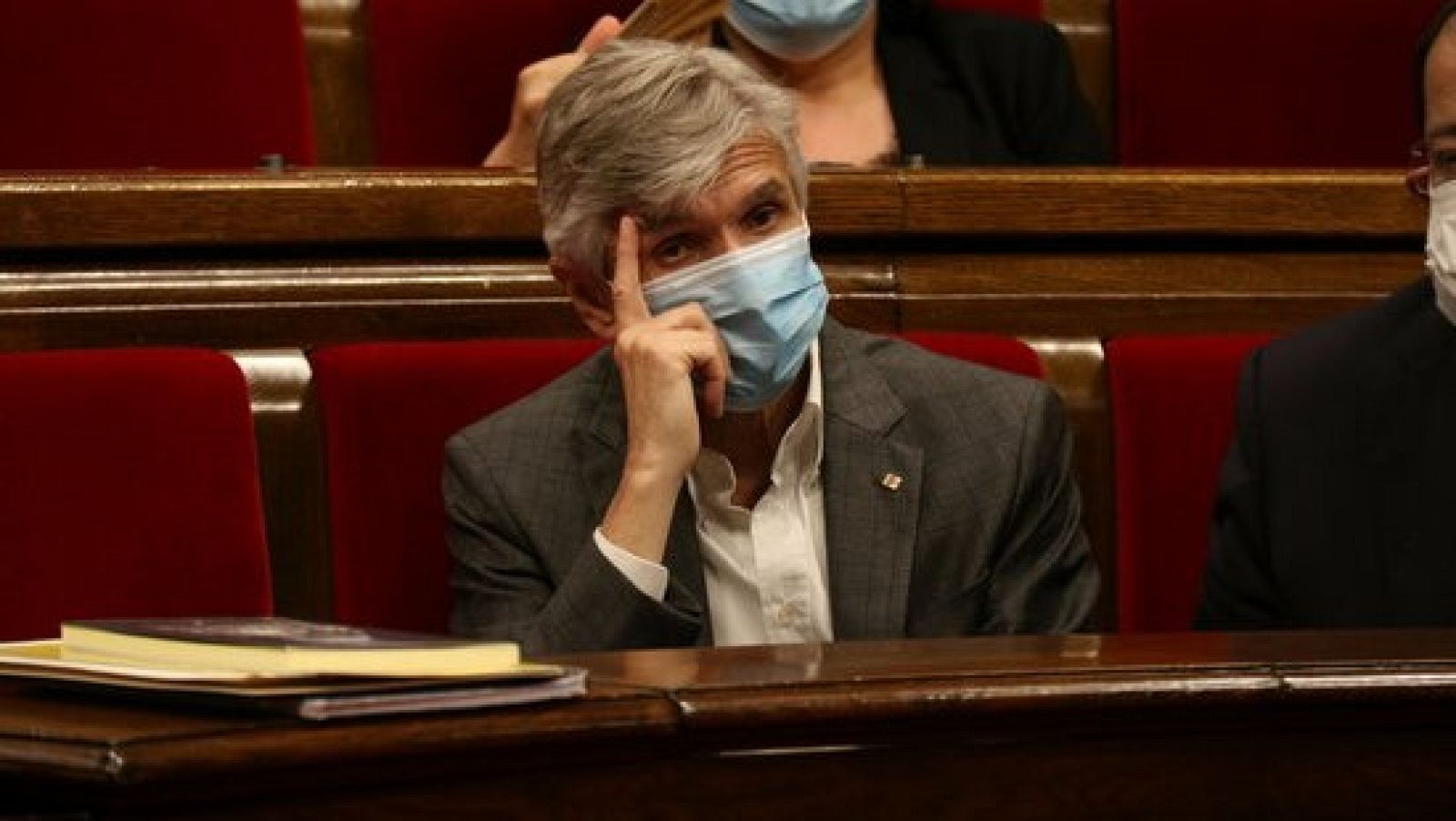 El Govern es prepara per un estiu de restriccions per la covid