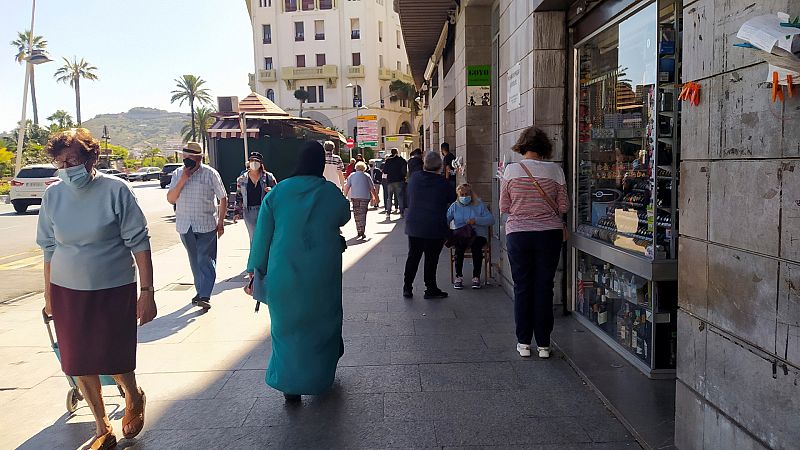 España a las 8 Fin de Semana - Solidaridad e incertidumbre en las calles de Ceuta