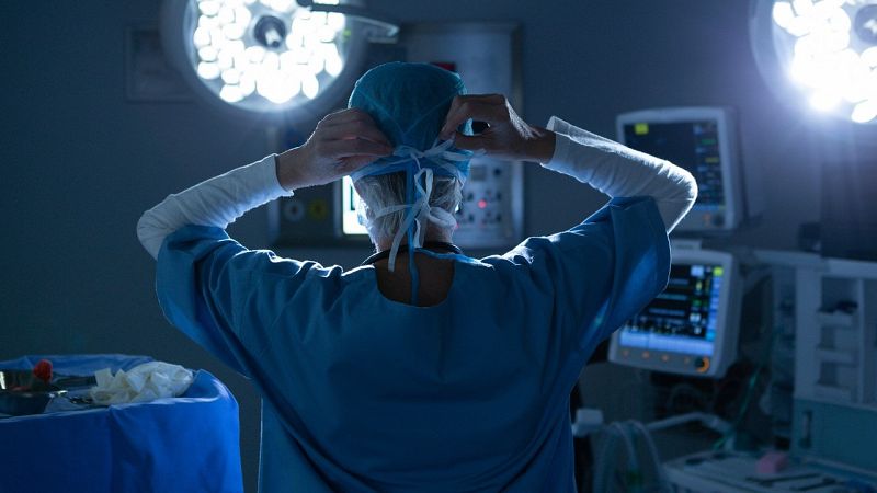 Por tres razones - La técnica de un cirujano gallego que da la vuelta al mundo - 23/08/21 - escuchar ahora