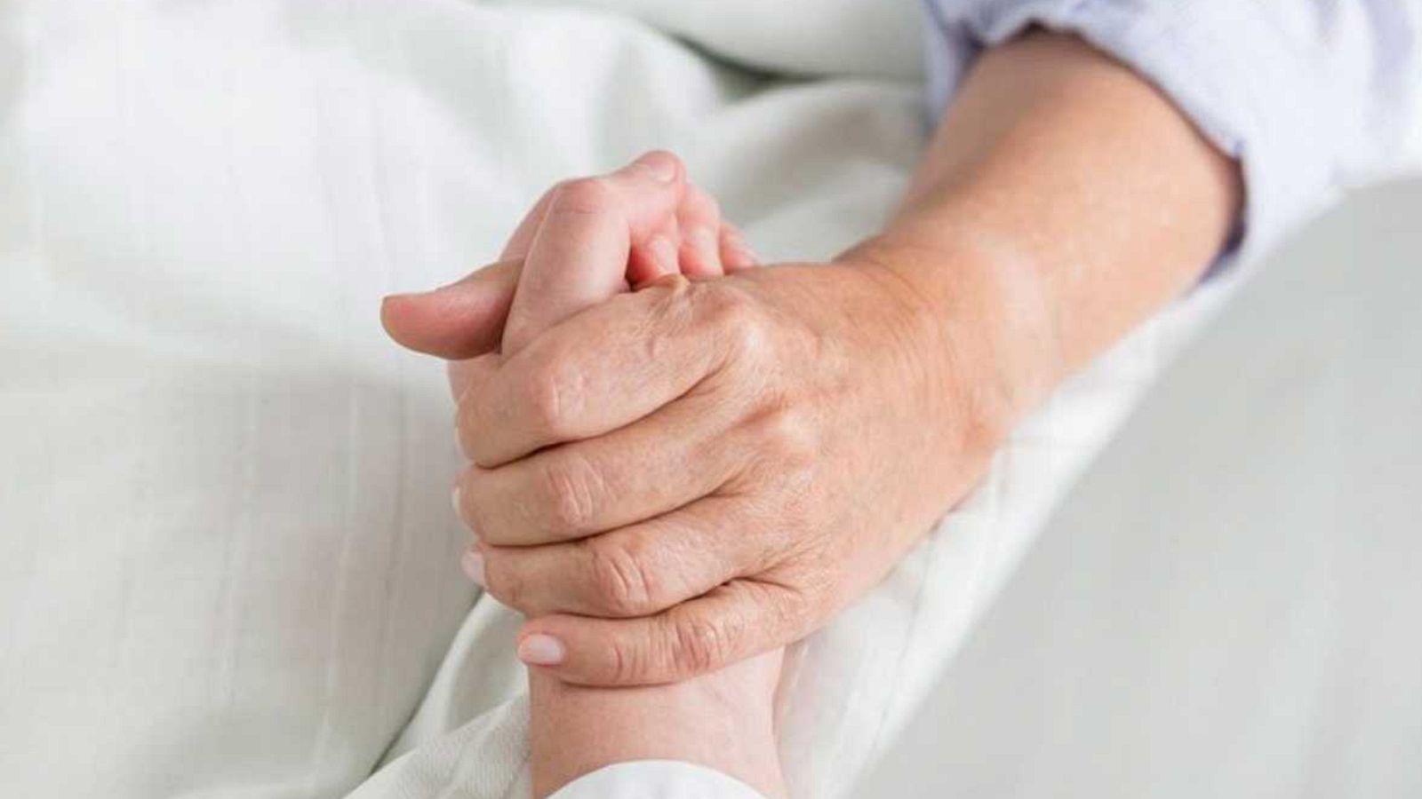 24 horas - "La ayuda para morir se retrasa y se dificulta, hay problemas en la puesta en práctica de la Ley de Eutanasia" - Escuchar ahora