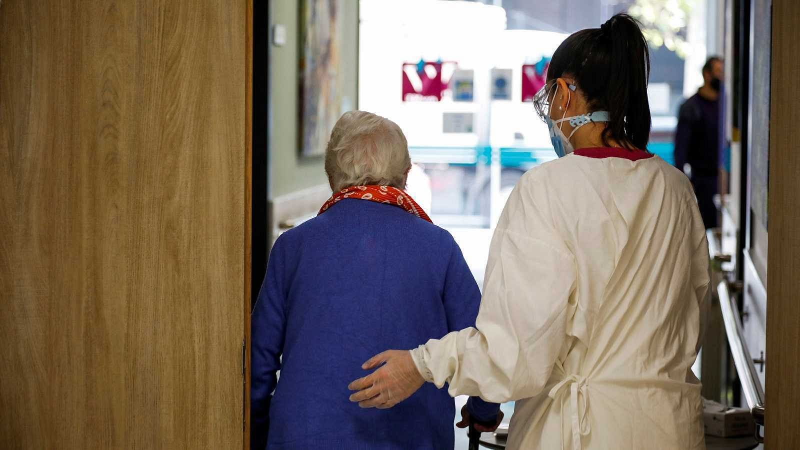 S'eliminen els tests d'antígens per als familiars a les residències