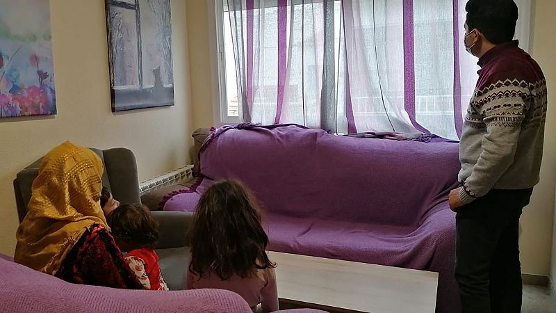 Más cerca - Huir de los talibanes: "Preguntaban dónde vivía el chico que trabajaba con los españoles"