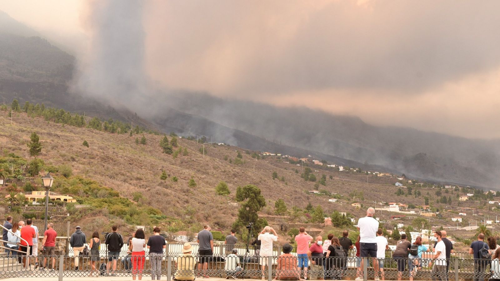 Las mañanas de RNE con Íñigo Alfonso - Ana, evacuada: "Aún estoy pagando la hipoteca. Ahí está todo el sudor de mi frente" - Escuchar ahora