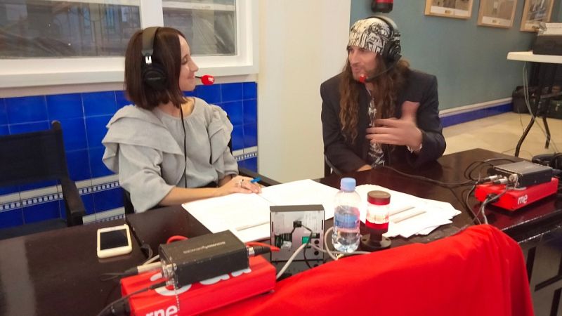 Tarde lo que tarde - El Amir, primer guitarrista flamenco en James Bond - 06/10/21 - escuchar ahora