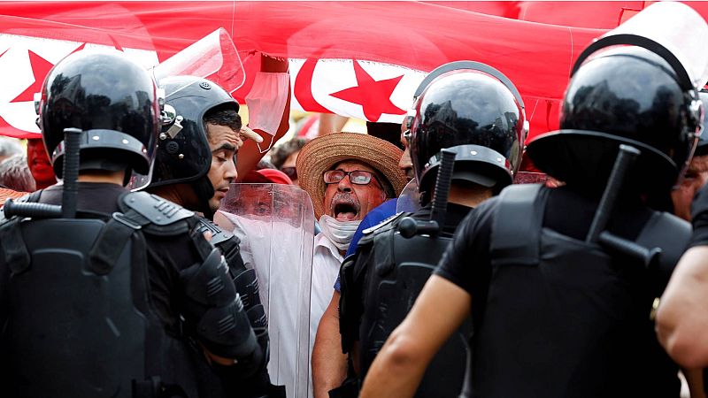 Reportajes 5 continentes - La deriva autoritaria de Kaïs Saied en Túnez