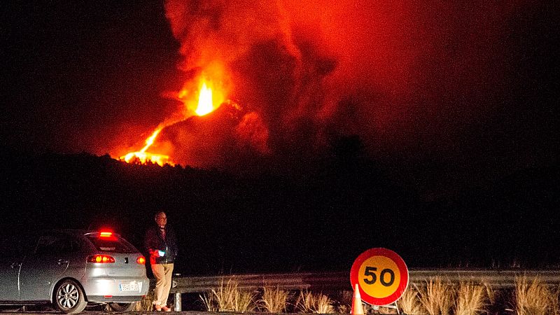 14 horas - Nuevas evacuaciones en La Palma tras 26 días de erupción