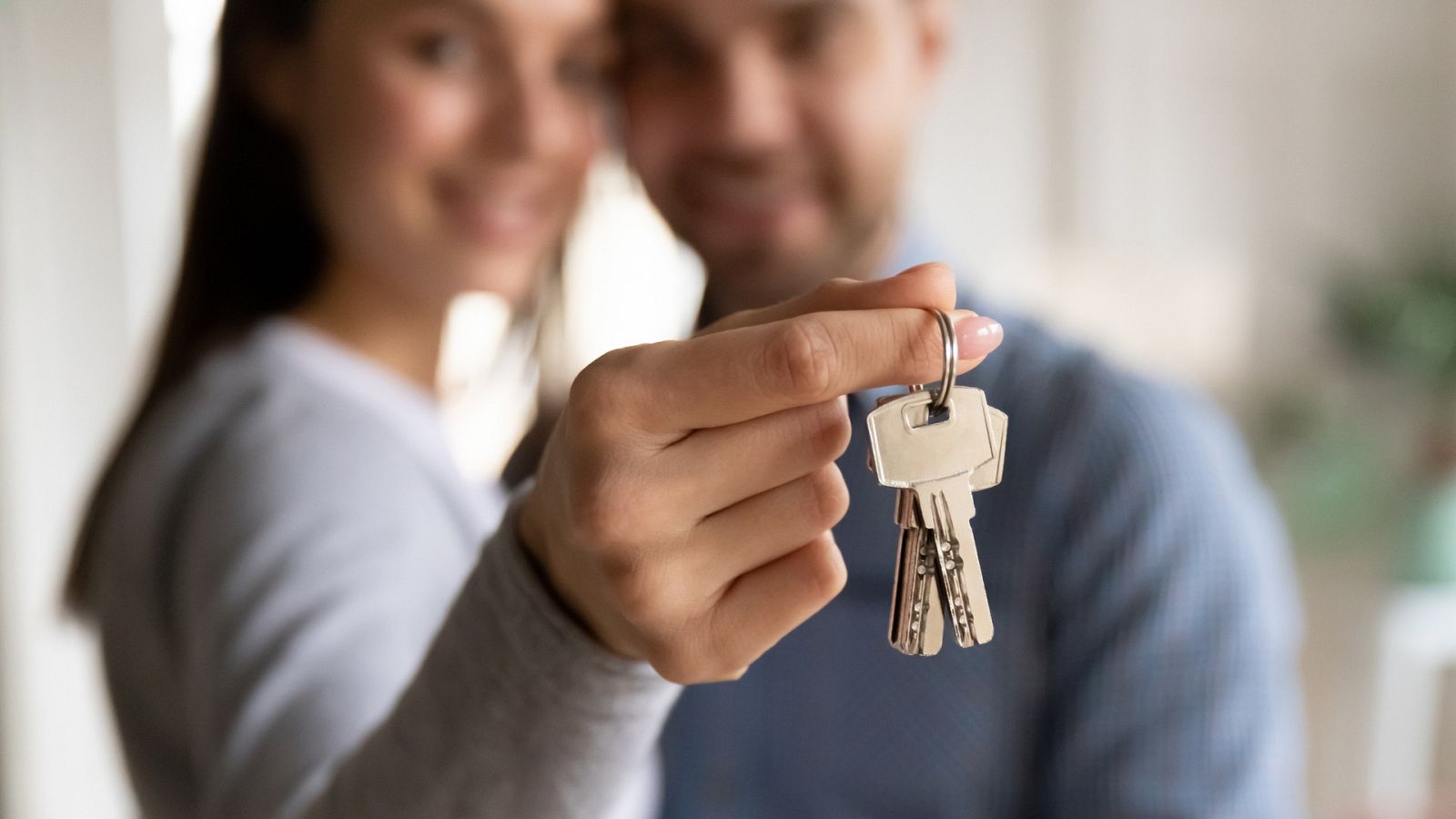 Gente despierta - La hoja salmón - ¿Es buen momento para comprar una vivienda? - Escuchar ahora