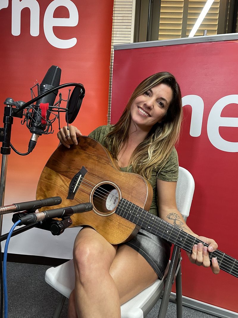 Entrada Anticipada - 15/10/21 - ALEJANDRA BURGOS - Escuchar ahora