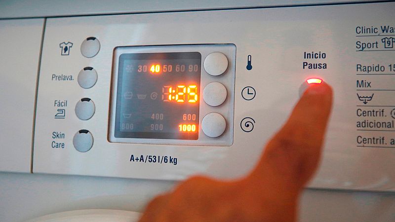 14 horas Fin de Semana - El Gobierno aprobará un nuevo decreto para paliar el precio de la luz: 100 millones de euros para ayudar a empresas y hogares