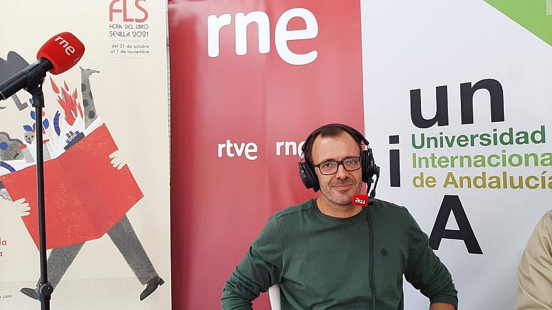 Especial Radio 5 Feria del Libro Sevilla - Isaac Rosa: "Nuestros hijos se están educando sexual y afectivamente por Netflix"