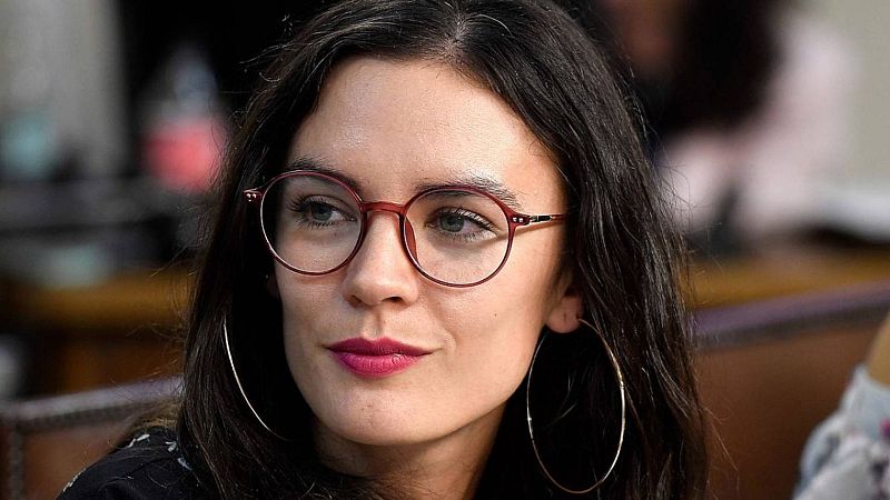 Cinco continentes - Camila Vallejo: "Frente a los liderazgos de corte fascista, Boric es el único que avanza en la democratización de Chile" - Escuchar ahora