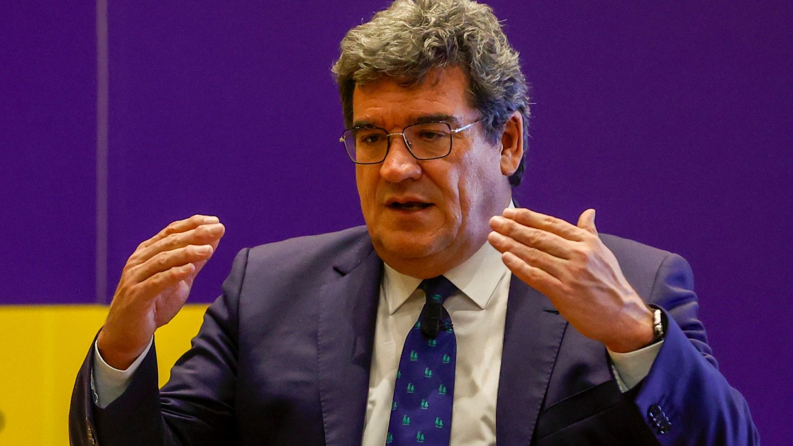 Boletines RNE - El Gobierno cambia su oferta para la reforma de las pensiones - Escuchar ahora