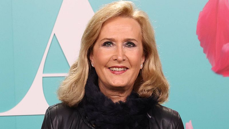 Gente despierta - Todo está en los Beatles and friends - Nieves Herrero - Escuchar ahora