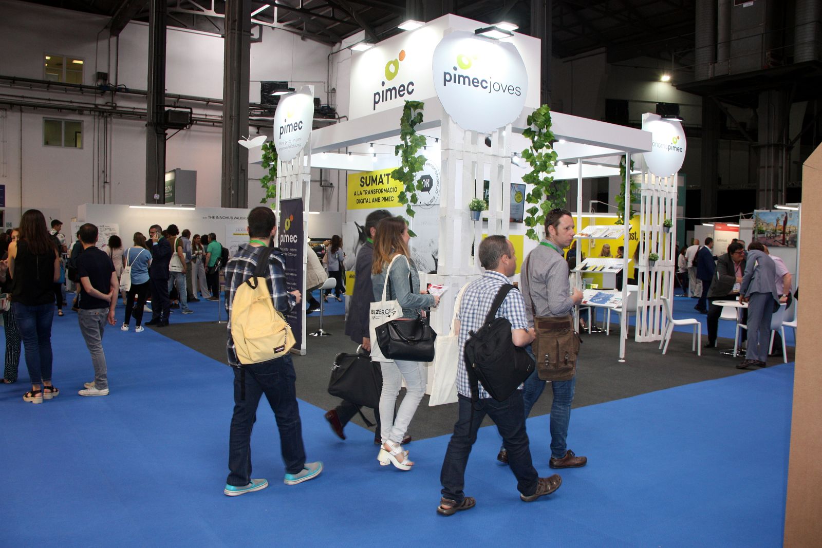 Ada Colau inaugura el BIZBarcleona i el Saló de l'ocupació