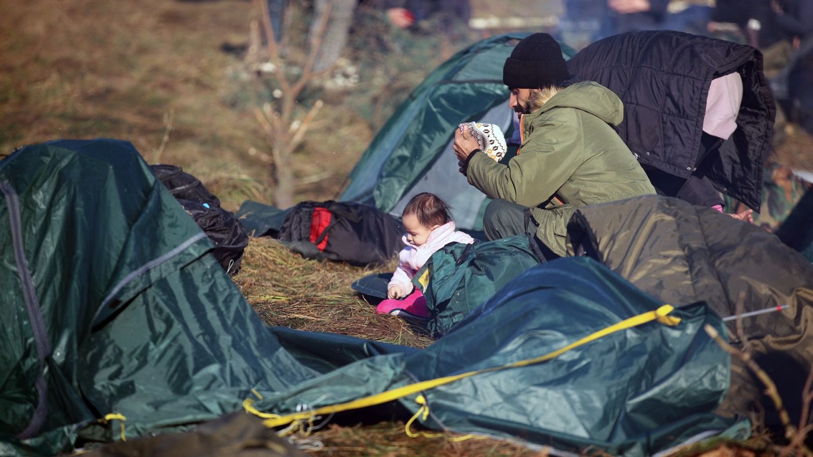 Las mañanas de RNE con Íñigo Alfonso - Noche al raso en medio del pulso de Bielorrusia a la UE - Escuchar ahora