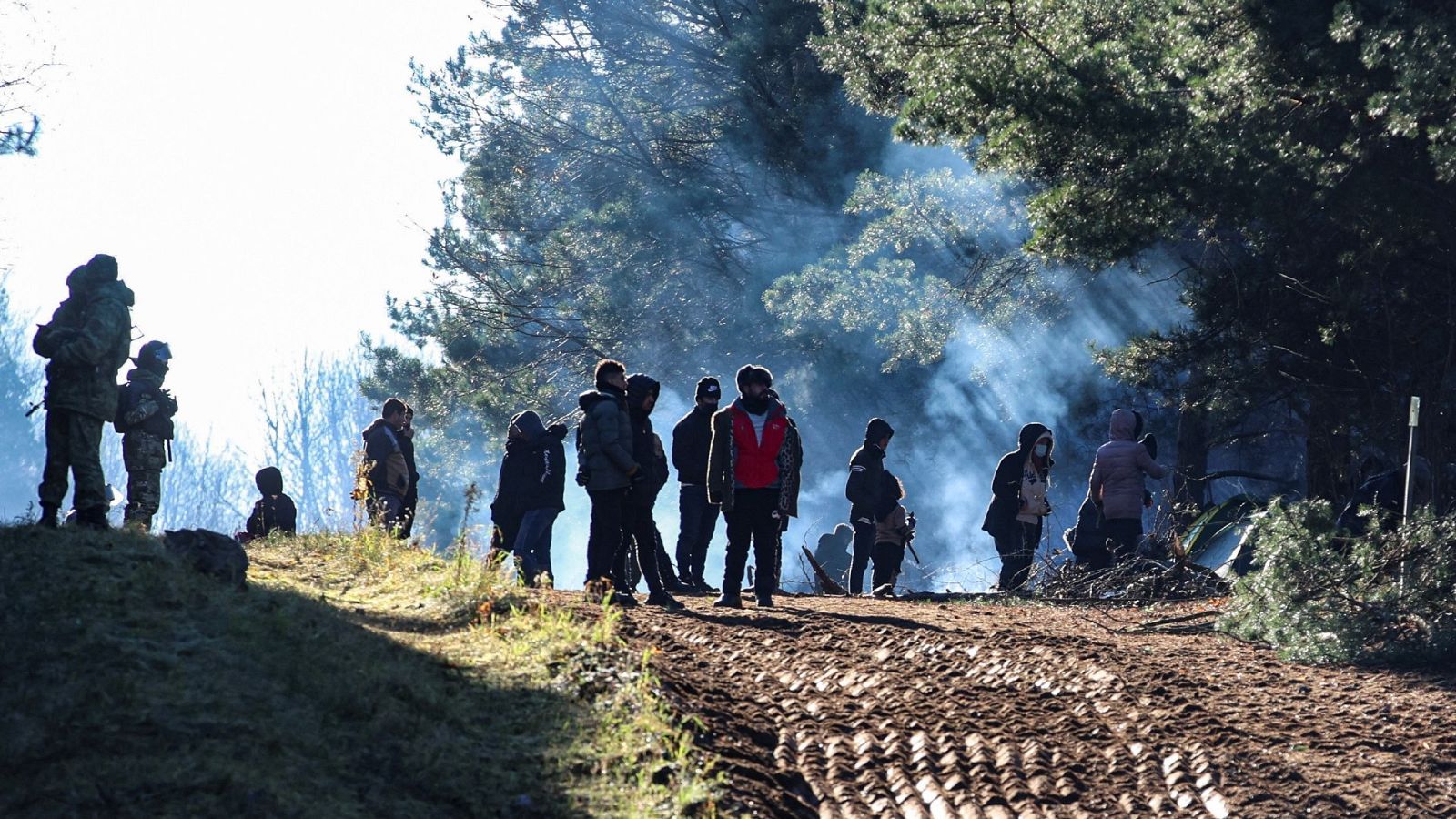 14 horas - Bielorrusia no permite que los inmigrantes se alejen de la frontera - Escuchar ahora