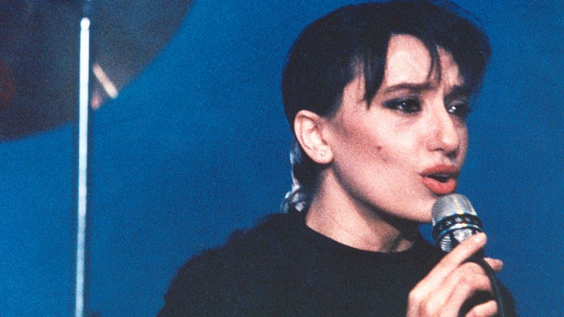 La bisagra - Luz Casal - La bisagra | Escuchar